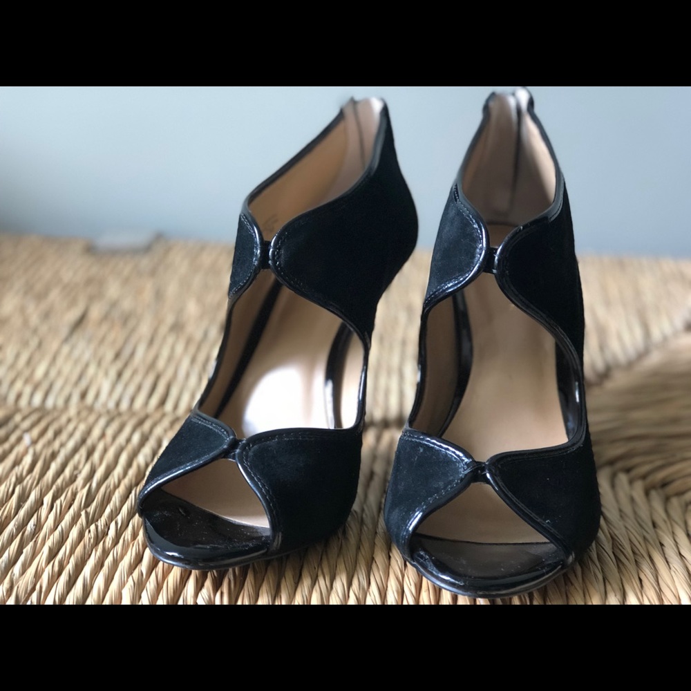 Ann Taylor Patent Leather Trim Heels 7